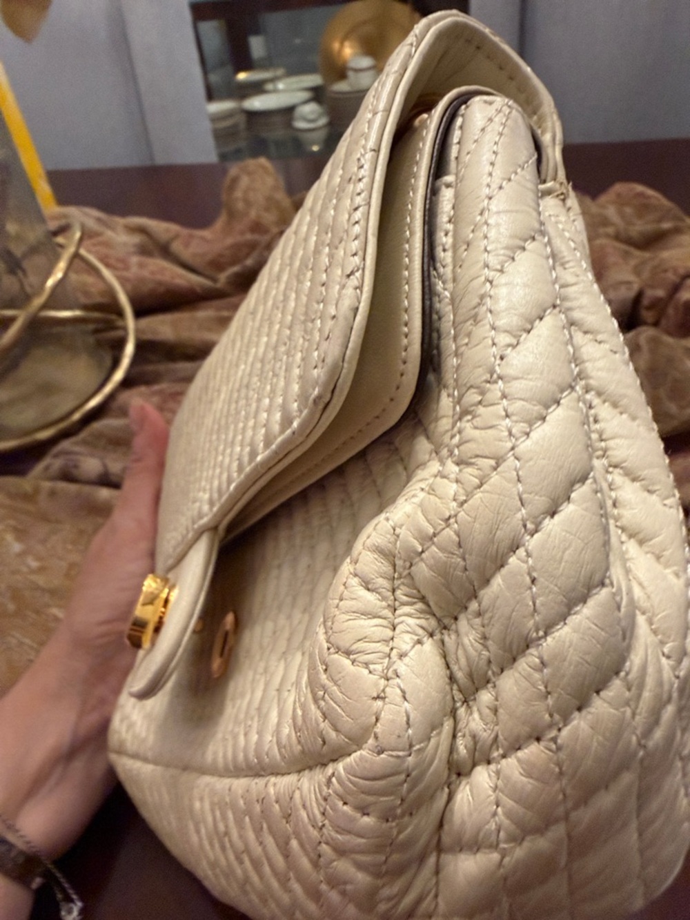 Bali Classic Quilted Cream Shoulder Bag with Gold Chain - Picture 6 of 11